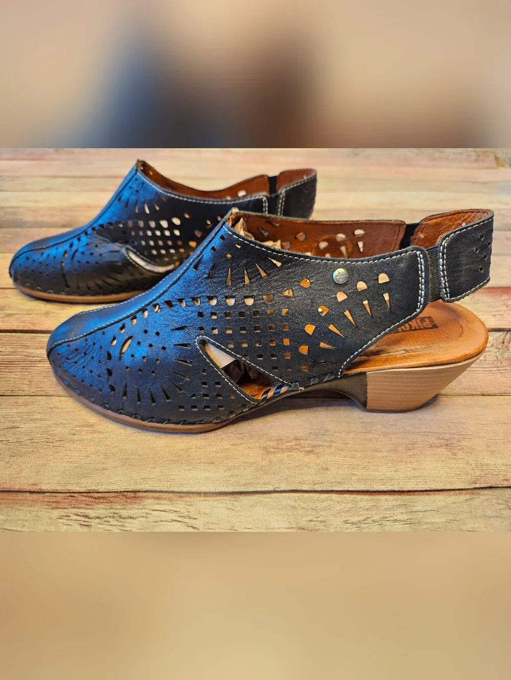 PIKOLINOS black leather